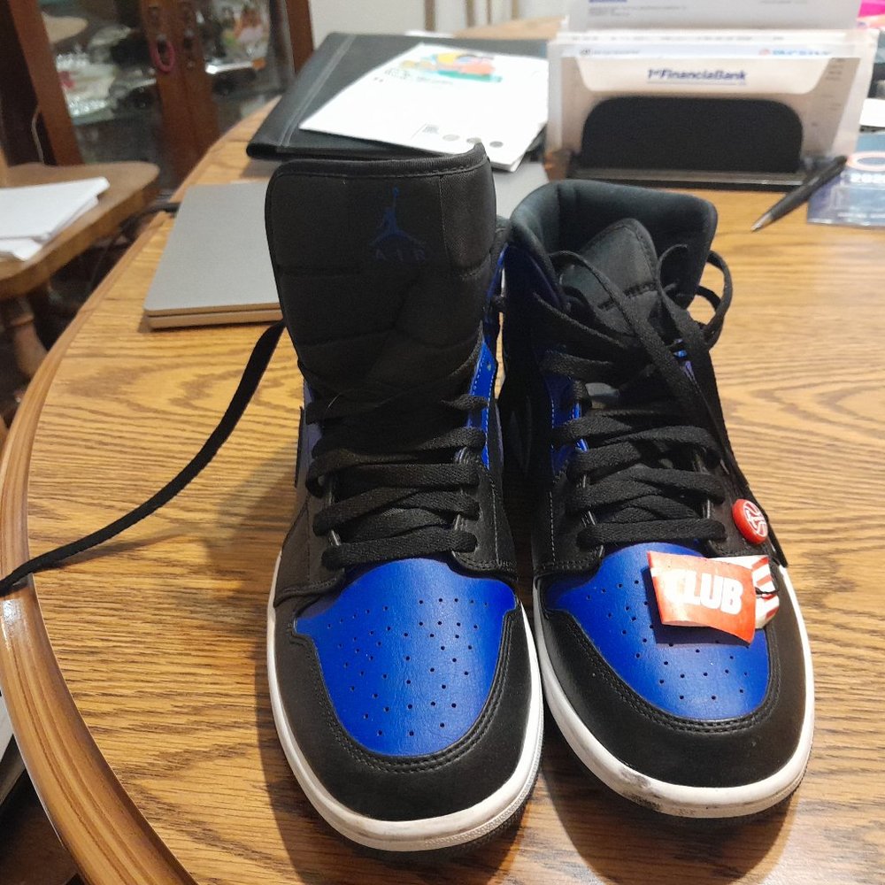 Nike gym shoes